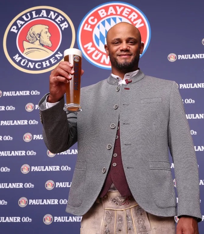 Kompany háo hức tham dự lễ hội bia Oktoberfest